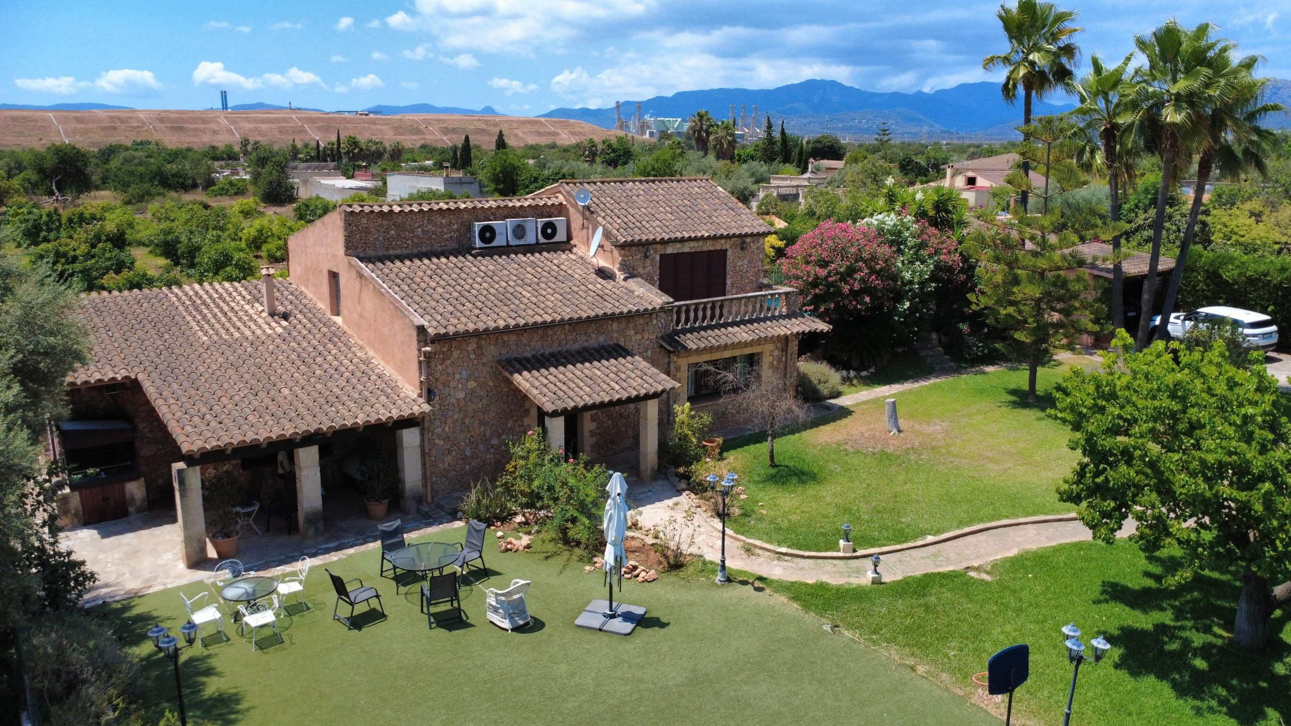 ENCANTADORA CASA DE PIEDRA CON PISCINA Y JARDIN EN PALMANYOLA, MARRATXÍ